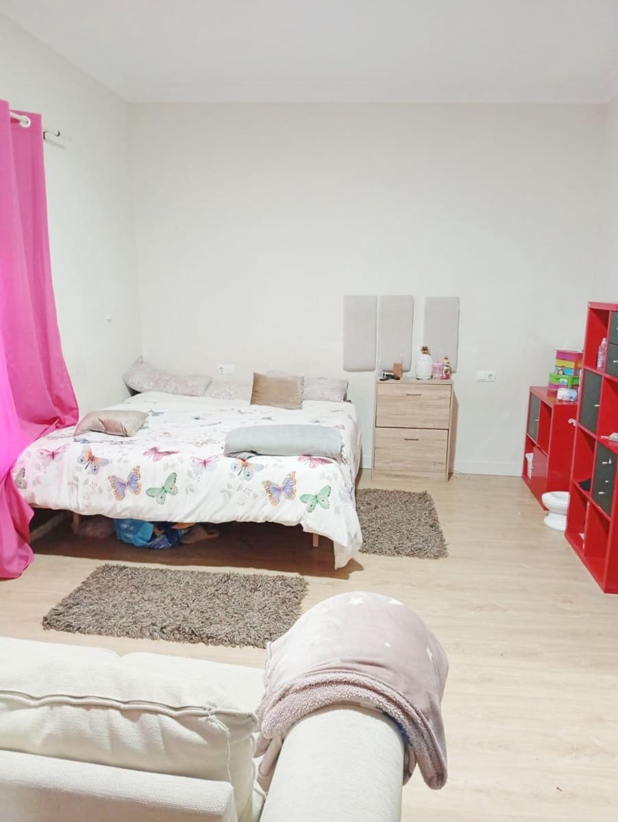 6 bedroom Townhouse for sale in Gata de Gorgos - € 270,000 (Ref: 9690940)