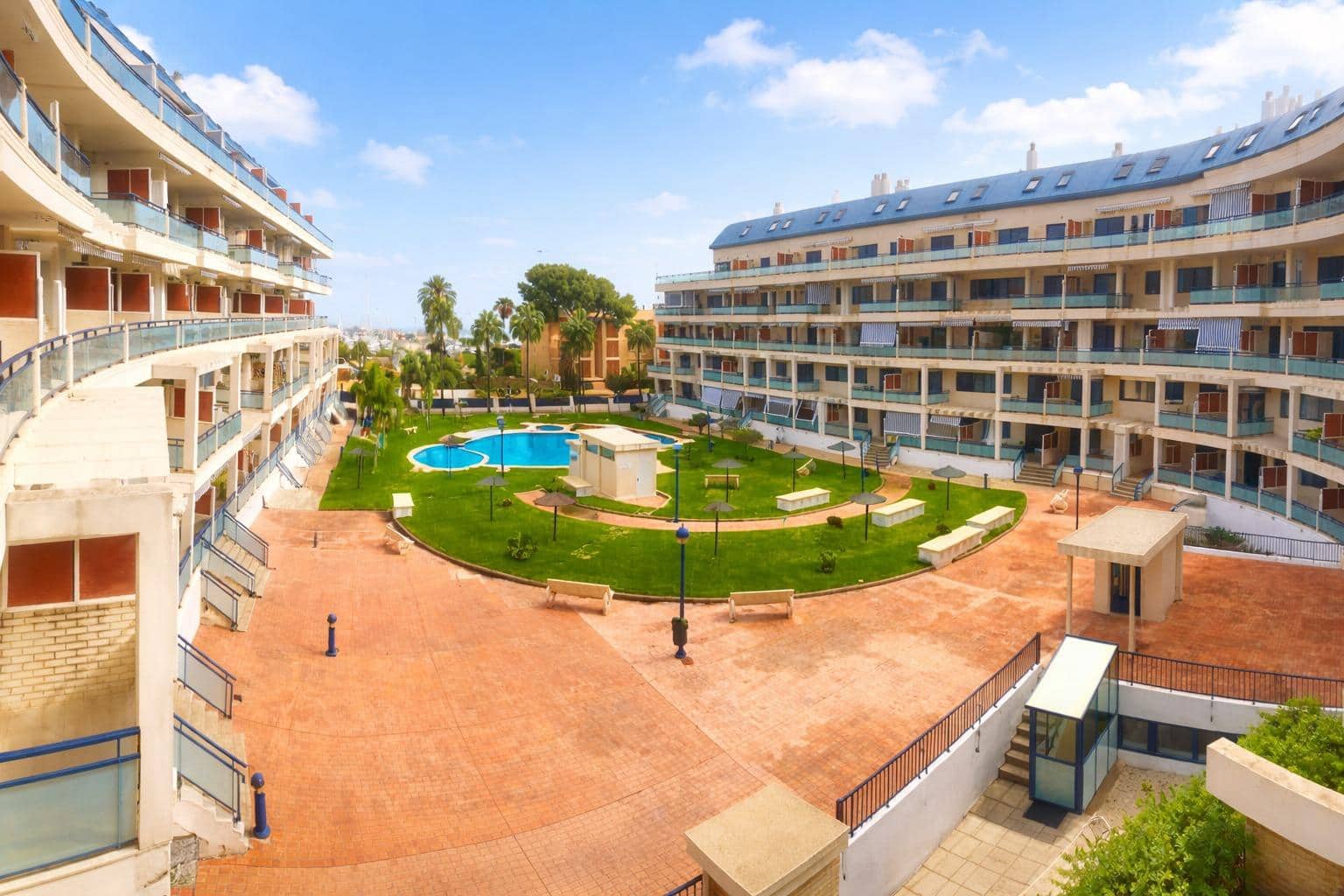 2 sovrum Lägenhet till salu i Denia med pool - 365 000 € (Ref: 9690941)