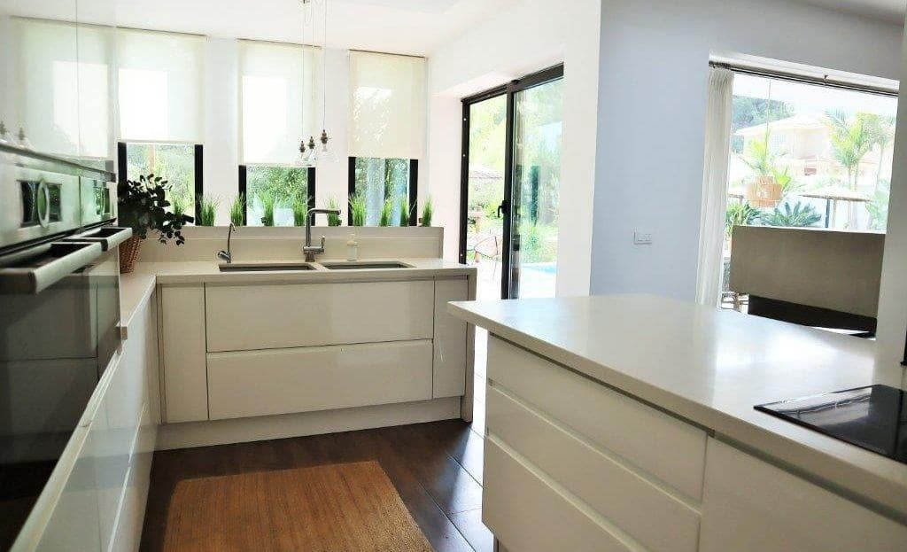 4 sovrum Villa till salu i Denia med pool garage - 1 370 000 € (Ref: 9712134)