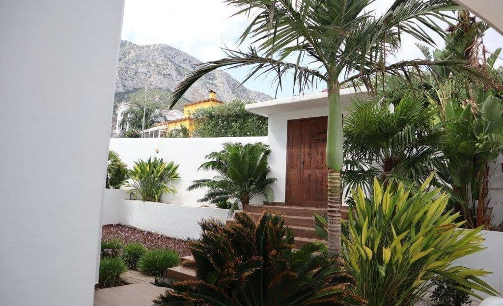 4 sovrum Villa till salu i Denia med pool garage - 1 370 000 € (Ref: 9712134)
