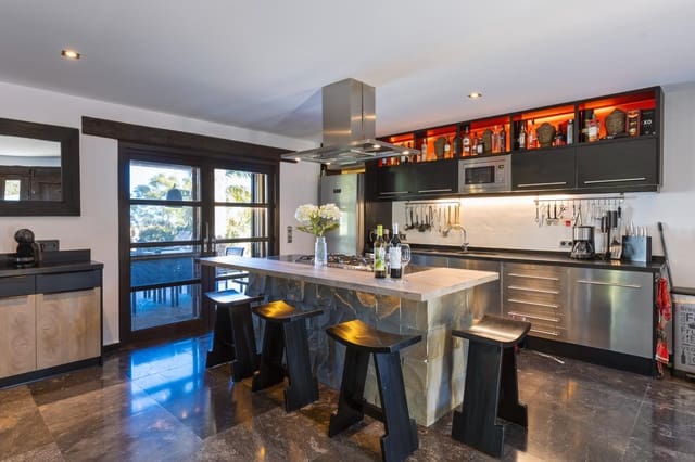 4 soverom Villa til salgs i Beniarbeig med svømmebasseng garasje - € 2 195 000 (Ref: 9721843)