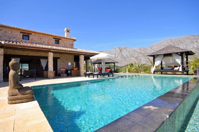 4 bedroom Villa for sale in Beniarbeig with pool garage - € 2,195,000 (Ref: 9721843)
