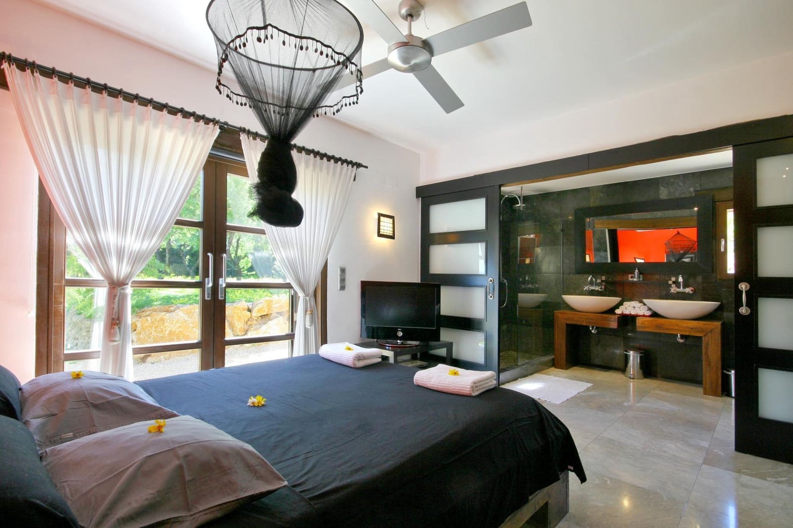 4 bedroom Villa for sale in Beniarbeig with pool garage - € 2,195,000 (Ref: 9721843)