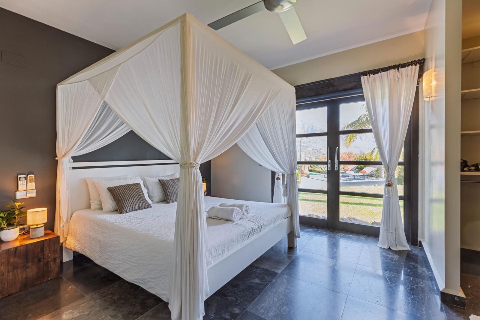 5 bedroom Villa for sale in Beniarbeig with pool garage - € 2,195,000 (Ref: 9721843)