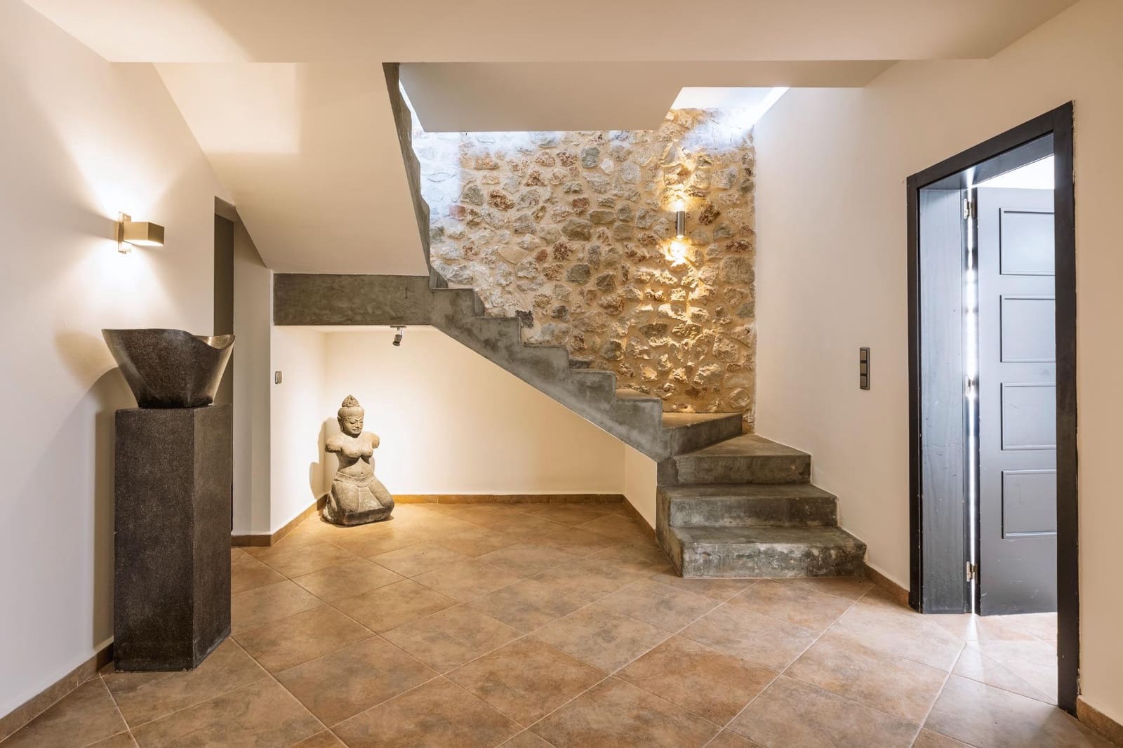 5 bedroom Villa for sale in Beniarbeig with pool garage - € 2,195,000 (Ref: 9721843)