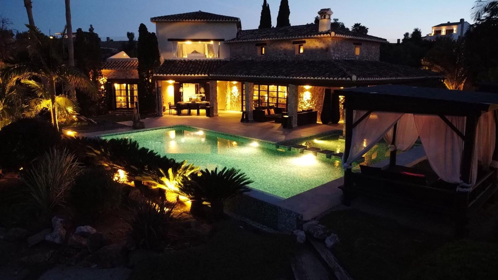 5 bedroom Villa for sale in Beniarbeig with pool garage - € 2,195,000 (Ref: 9721843)