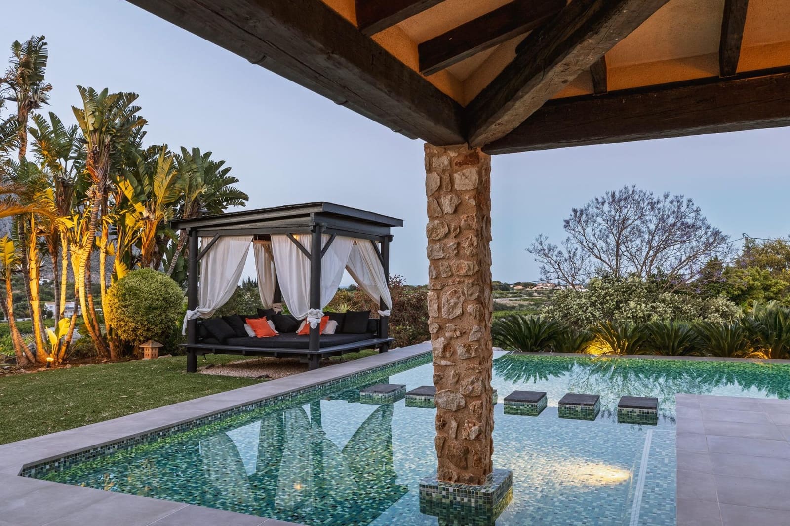 5 bedroom Villa for sale in Beniarbeig with pool garage - € 2,195,000 (Ref: 9721843)