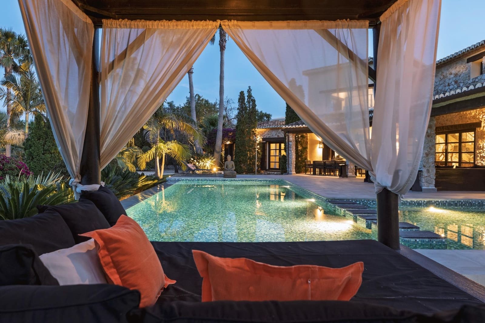 5 bedroom Villa for sale in Beniarbeig with pool garage - € 2,195,000 (Ref: 9721843)