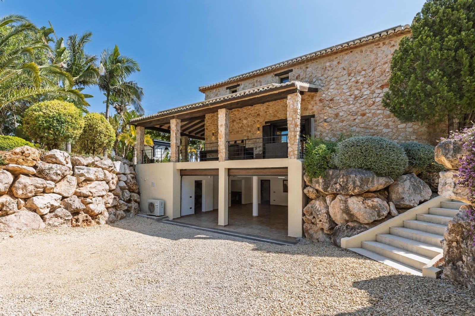 5 bedroom Villa for sale in Beniarbeig with pool garage - € 2,195,000 (Ref: 9721843)