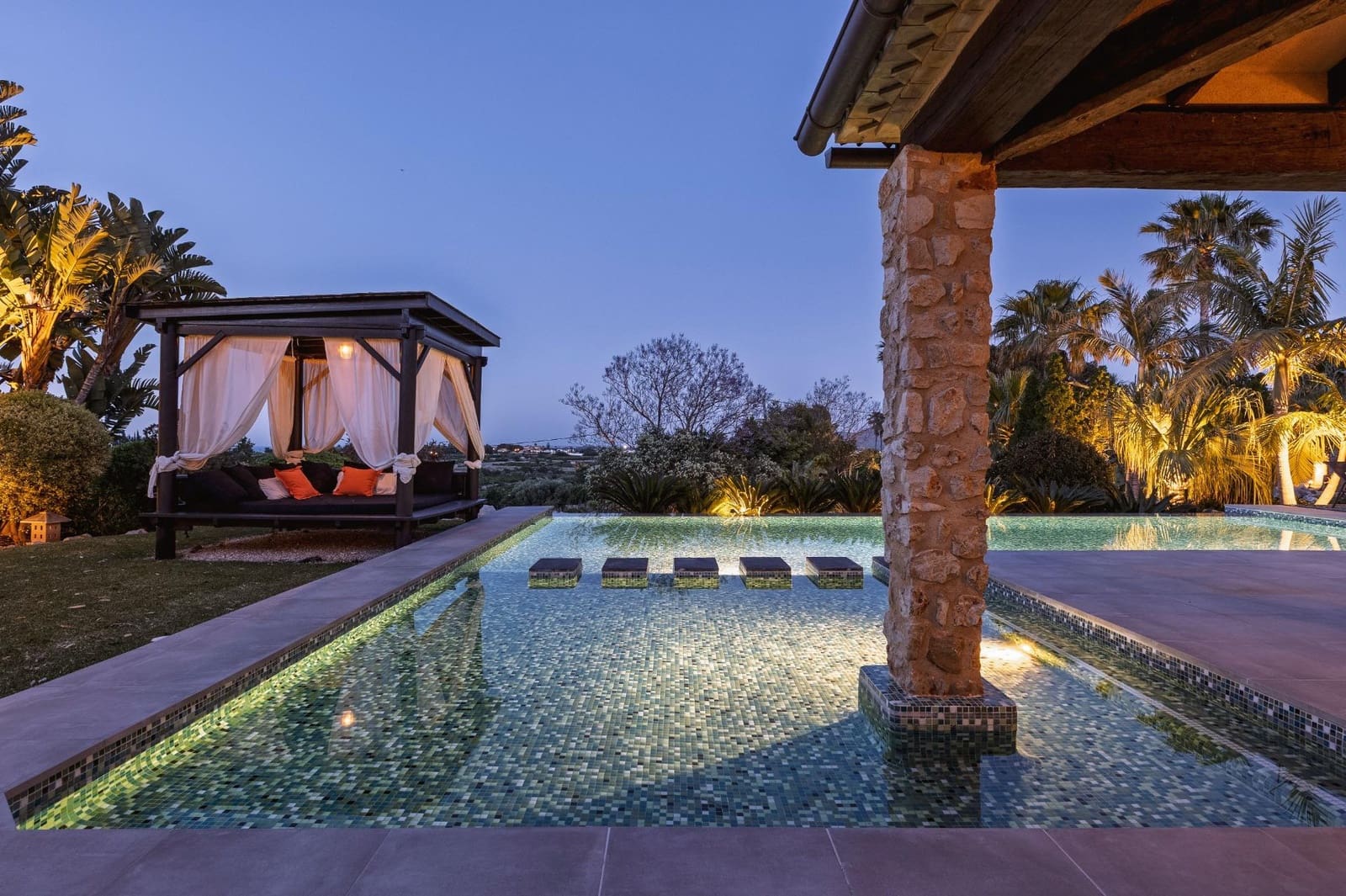 5 bedroom Villa for sale in Beniarbeig with pool garage - € 2,195,000 (Ref: 9721843)