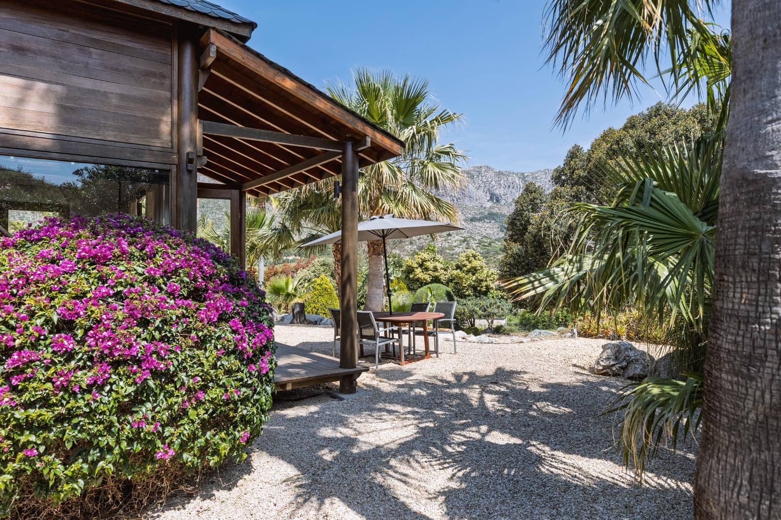5 bedroom Villa for sale in Beniarbeig with pool garage - € 2,195,000 (Ref: 9721843)
