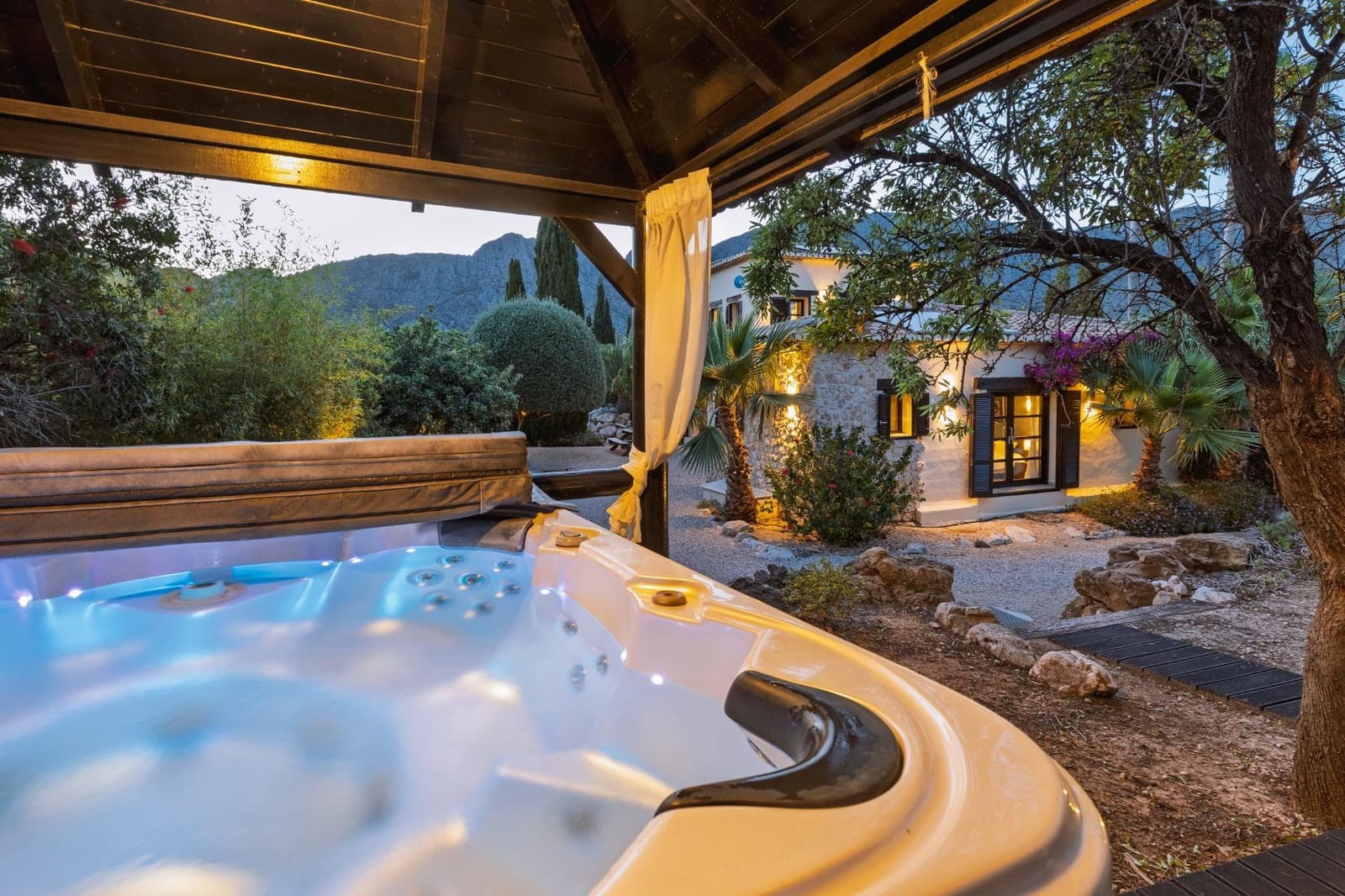 5 bedroom Villa for sale in Beniarbeig with pool garage - € 2,195,000 (Ref: 9721843)