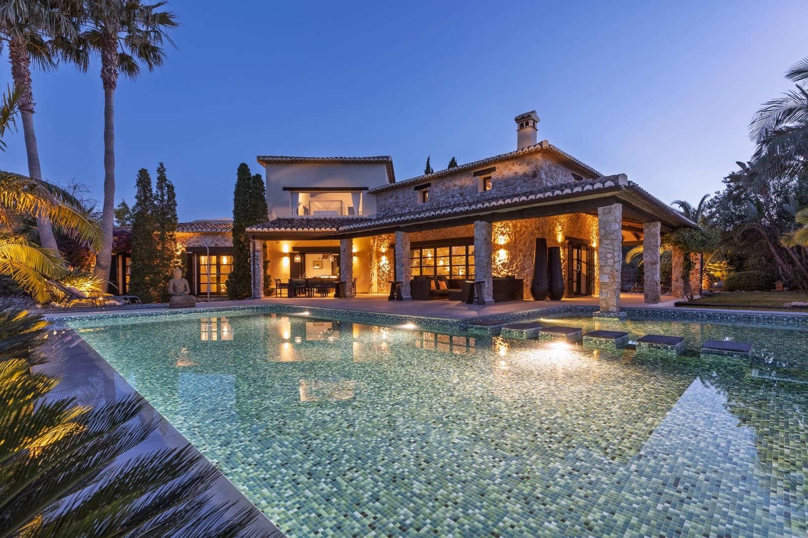 5 bedroom Villa for sale in Beniarbeig with pool garage - € 2,195,000 (Ref: 9721843)
