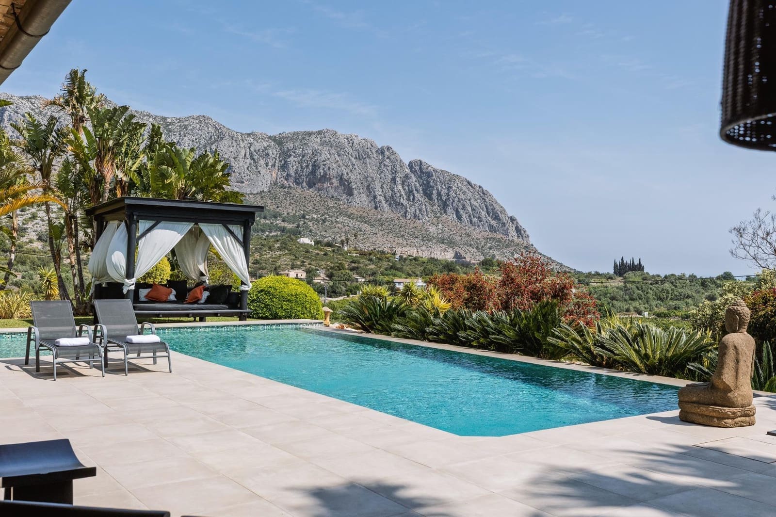 5 bedroom Villa for sale in Beniarbeig with pool garage - € 2,195,000 (Ref: 9721843)