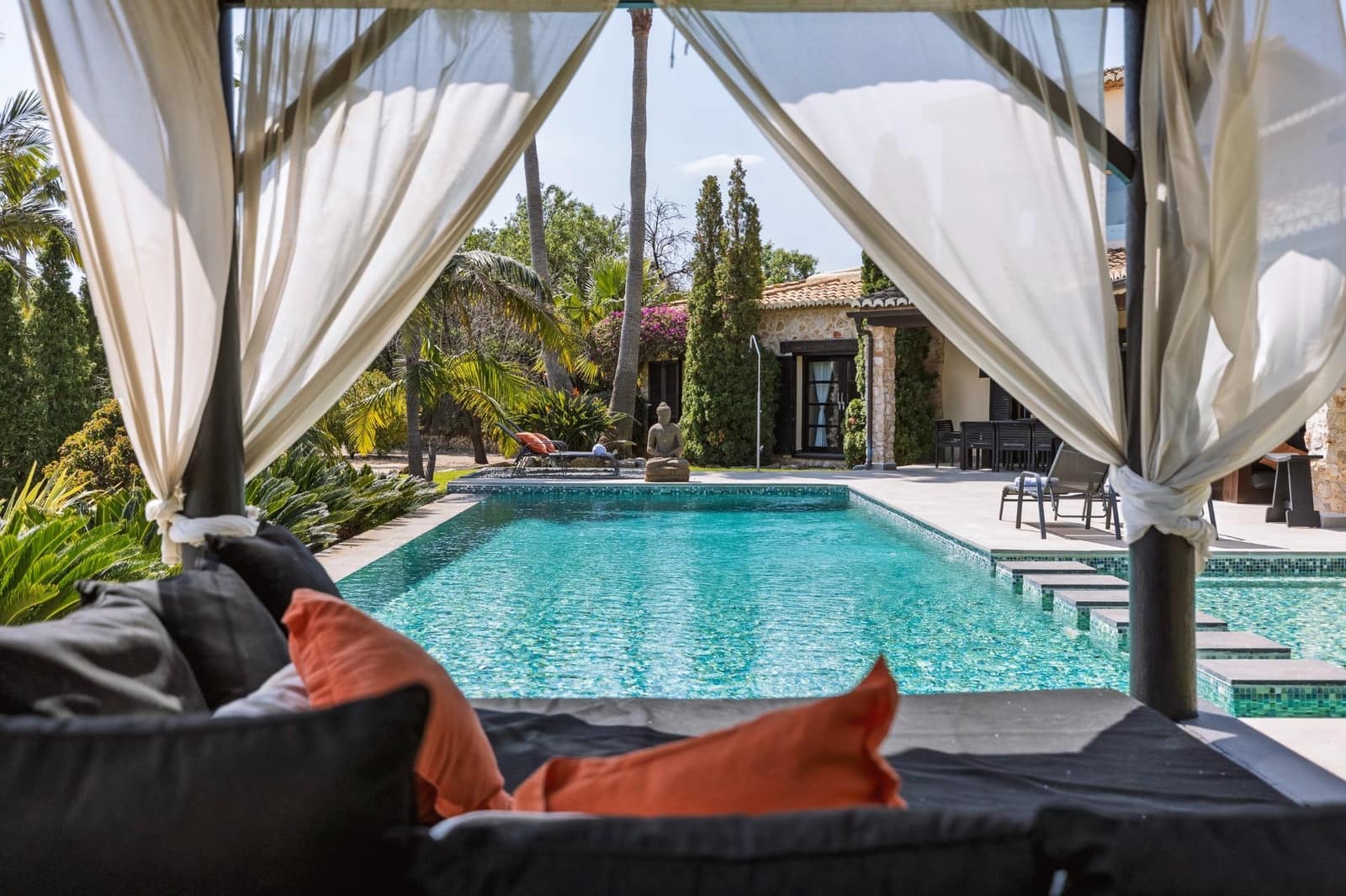 5 bedroom Villa for sale in Beniarbeig with pool garage - € 2,195,000 (Ref: 9721843)