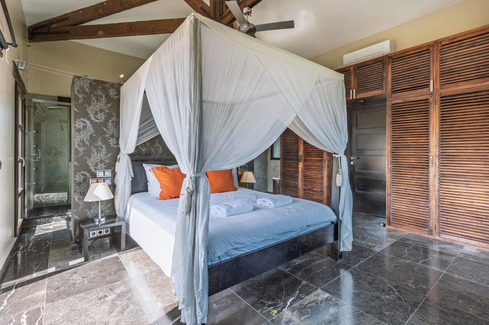 5 bedroom Villa for sale in Beniarbeig with pool garage - € 2,195,000 (Ref: 9721843)
