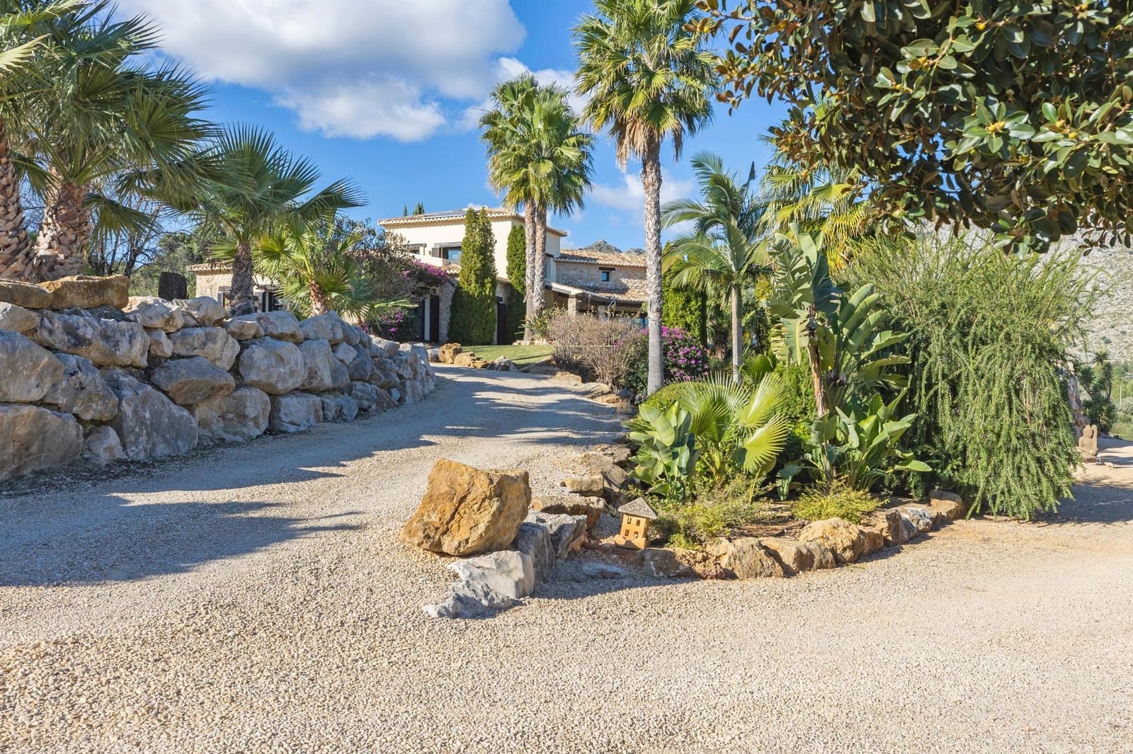 5 bedroom Villa for sale in Beniarbeig with pool garage - € 2,195,000 (Ref: 9721843)