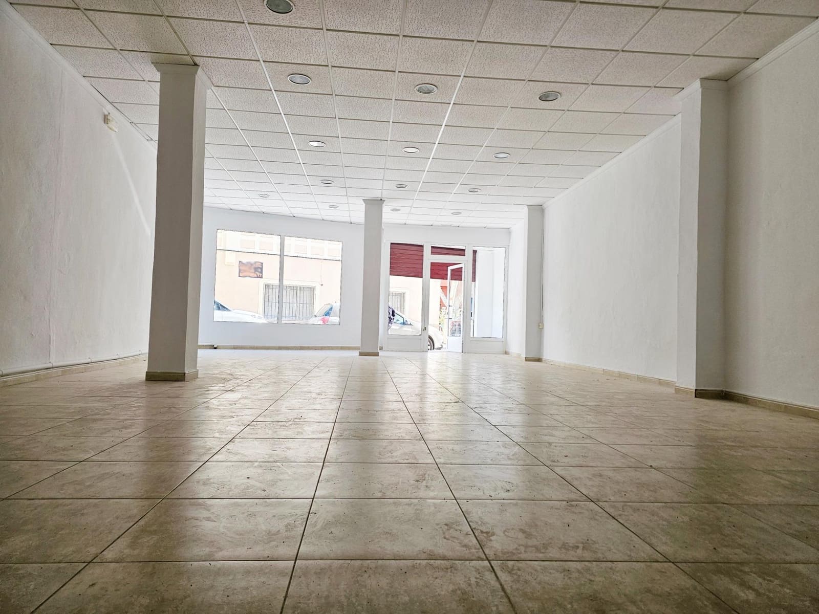 Comercial para venda em Denia - 158 000 € (Ref: 9732375)