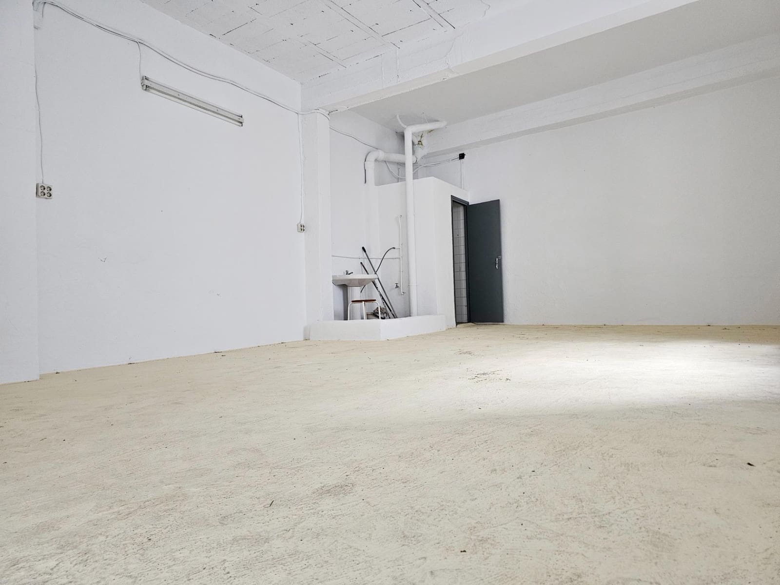 Comercial para venda em Denia - 158 000 € (Ref: 9732375)