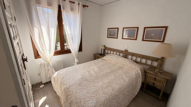 Chalet de 2 habitaciones en El Montgó, Dénia en alquiler con piscina garaje - 950 € (Ref: 9752173)