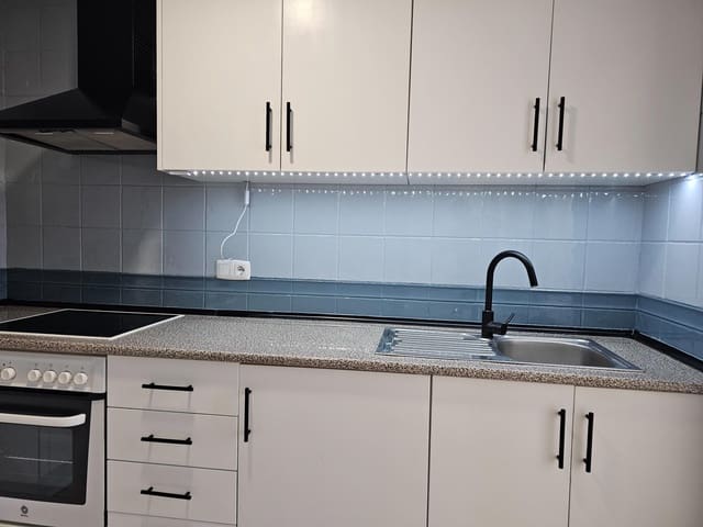 2 Zimmer Apartment zu vermieten in Centro Urbano, Dénia mit Pool Garage - 1.000 € (Ref: 9752174)