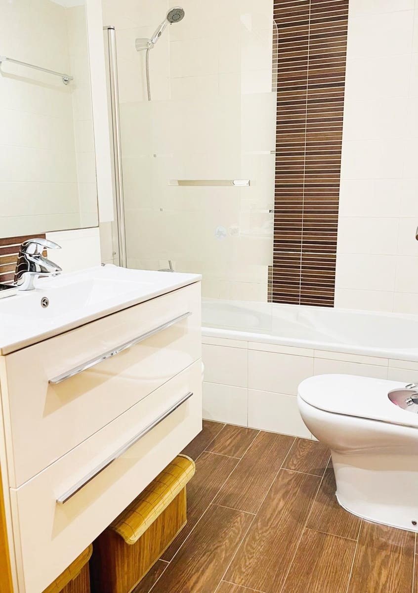 3 soveværelse Lejlighed til leje i Denia med swimmingpool - € 1.500 (Ref: 9752175)