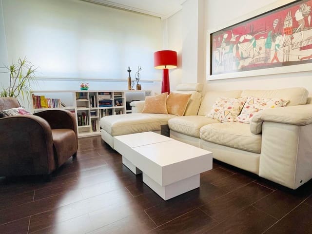 Appartement de 3 chambres à louer à Centro Urbano, Dénia avec piscine garage - 1 500 € (Ref: 9752175)