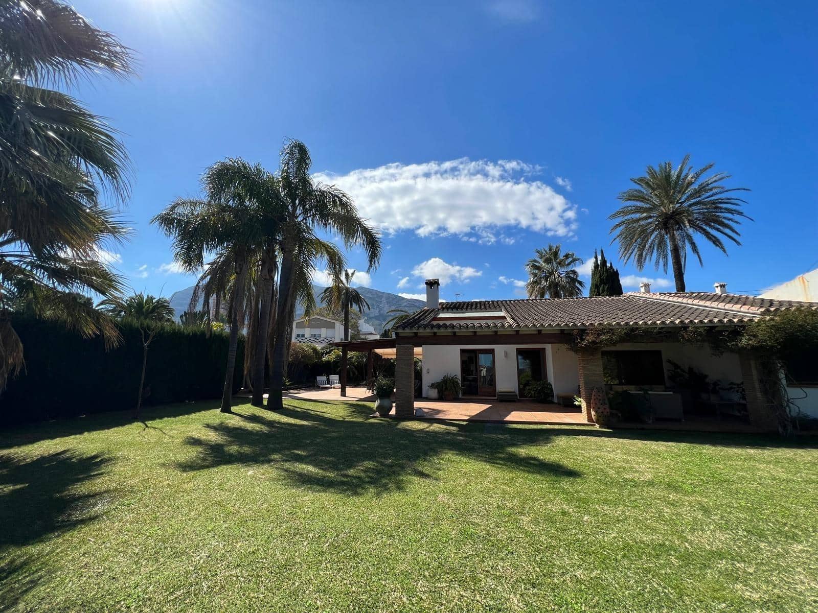 2 camera da letto Villetta Bifamiliare da affittare in Denia - 2.500 € (Rif: 9755870)