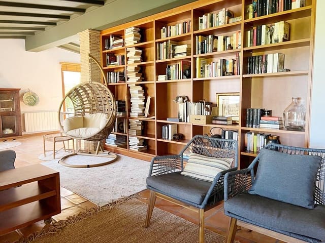 2 slaapkamer Halfvrijstaande villa te huur in El Puerto, Dénia met garage - € 2.500 (Ref: 9755870)