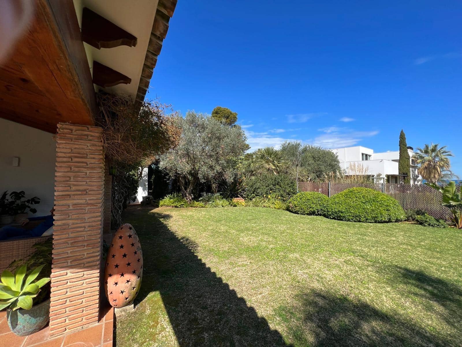 2 bedroom Semi-detached Villa for rent in Denia with garage - € 2,500 (Ref: 9755870)