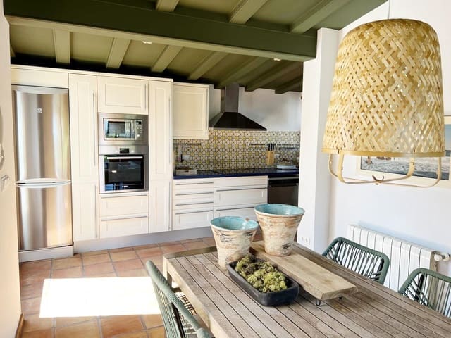 2 sovrum Semi-fristående Villa att hyra i El Puerto, Dénia med garage - 2 500 € (Ref: 9755870)