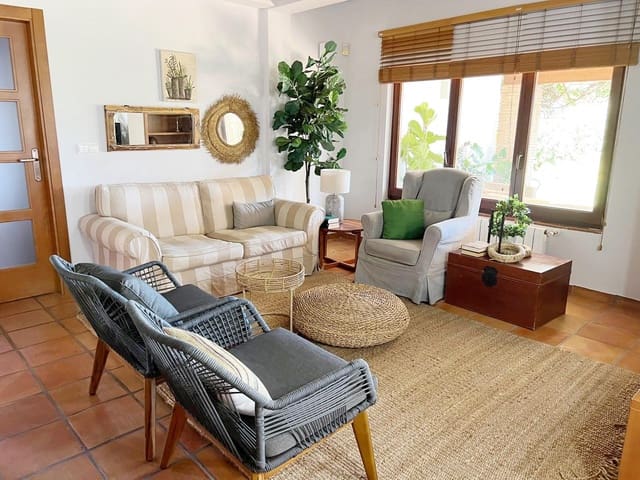 2 bedroom Semi-detached Villa for rent in El Puerto, Dénia with garage - € 2,500 (Ref: 9755870)