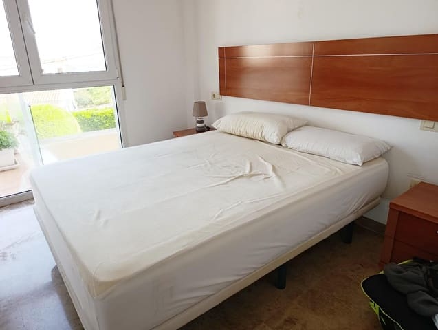 Appartement de 2 chambres à louer à Dénia avec piscine garage - 1 000 € (Ref: 9762102)