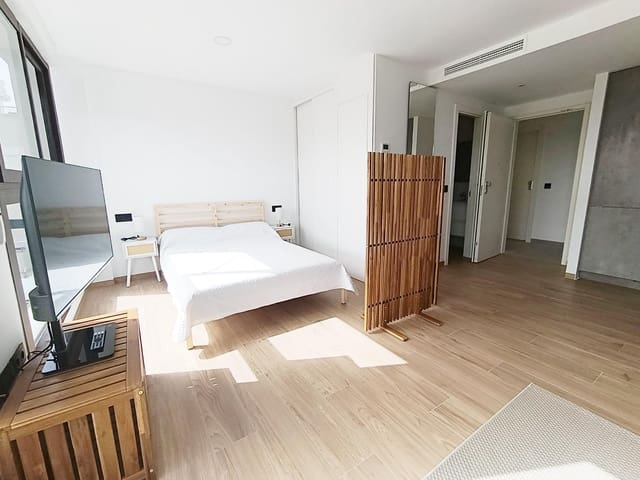 Studio til leje i Dénia med swimmingpool garage - € 850 (Ref: 9778302)