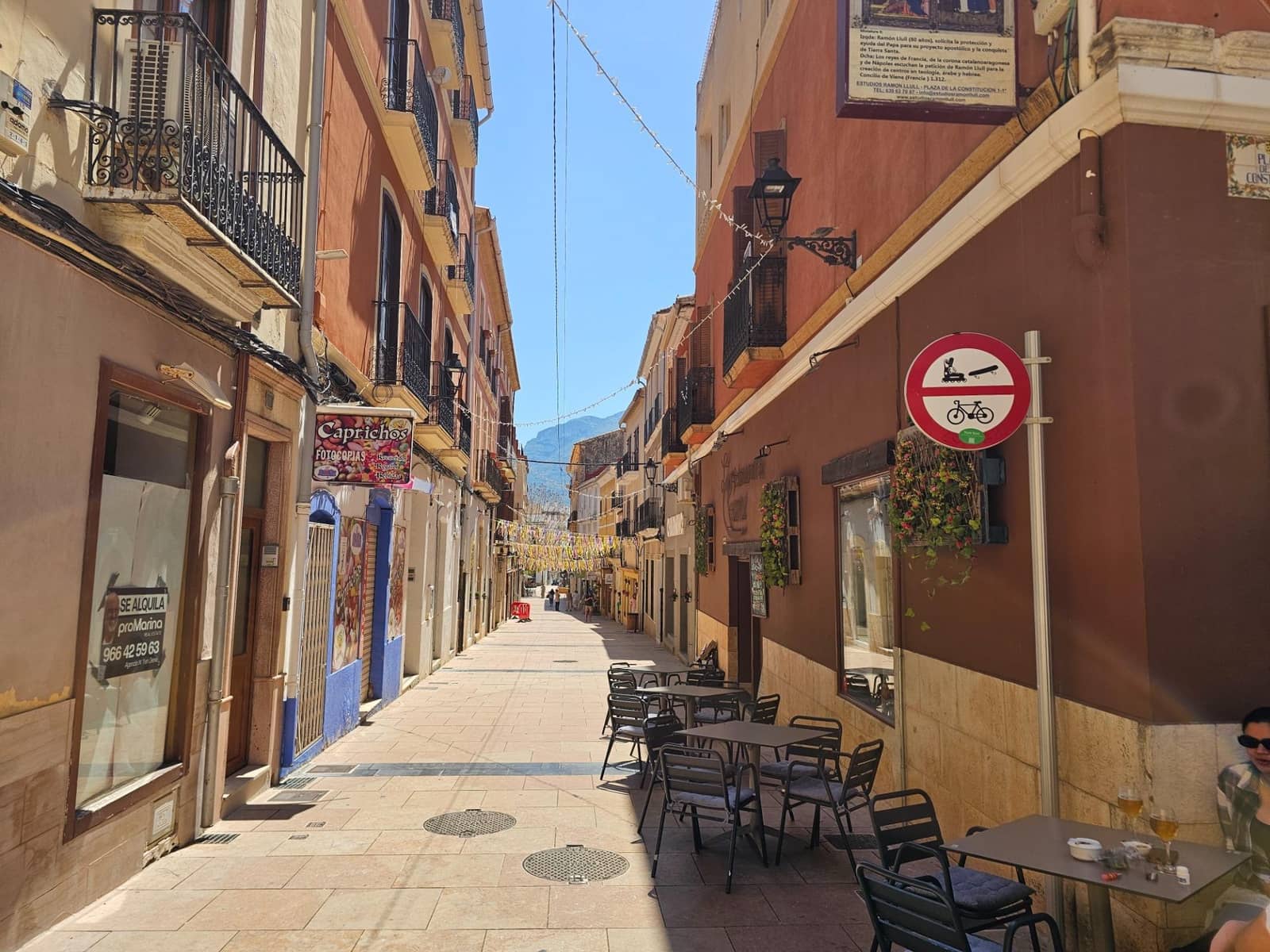 Kommersiell att hyra i Denia - 1 500 € (Ref: 9806592)