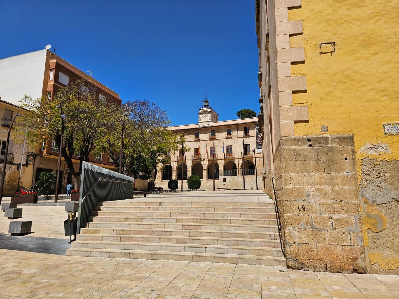 Commercial for rent in Denia - € 1,500 (Ref: 9806592)