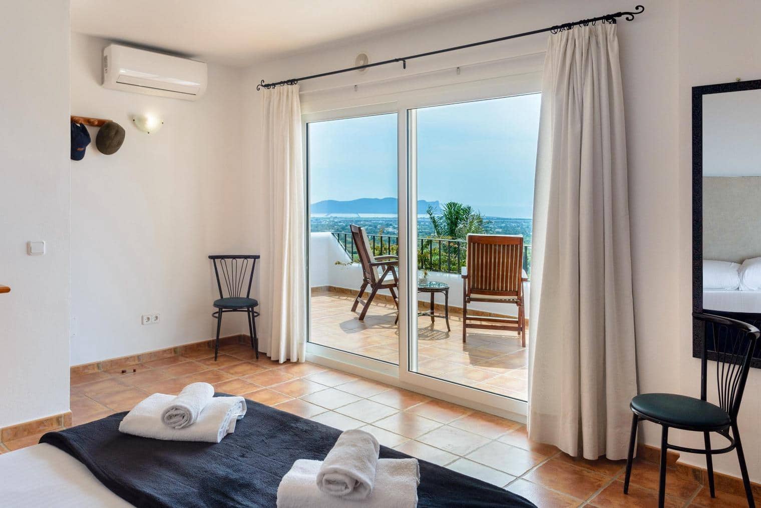 4 chambre Villa/Maison à vendre à Sant Jordi de Ses Salines avec piscine garage - 3 500 000 € (Ref: 9820340)