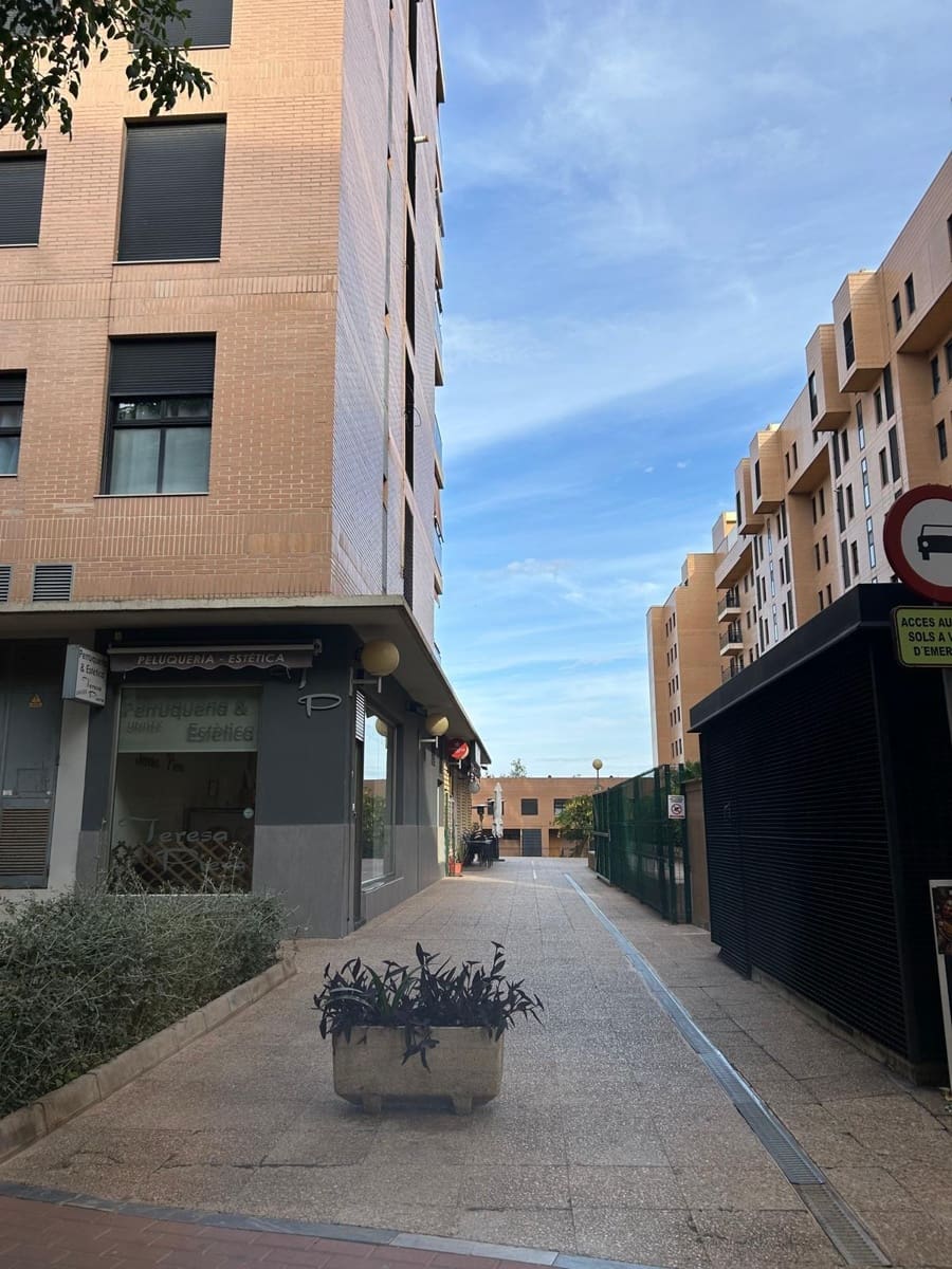 2 bedroom Apartment for rent in Gandia with pool - € 950 (Ref: 9822735)