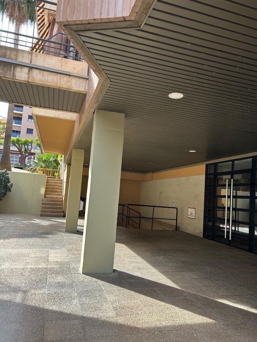 2 bedroom Apartment for rent in Gandia with pool - € 950 (Ref: 9822735)