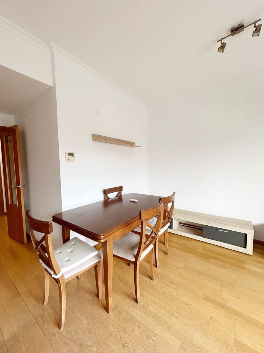 2 bedroom Apartment for rent in Gandia with pool - € 950 (Ref: 9822735)