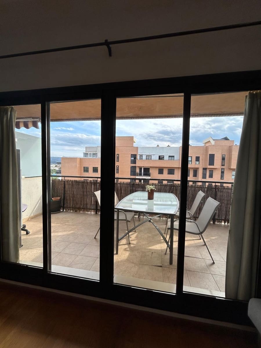 2 bedroom Apartment for rent in Gandia with pool - € 950 (Ref: 9822735)