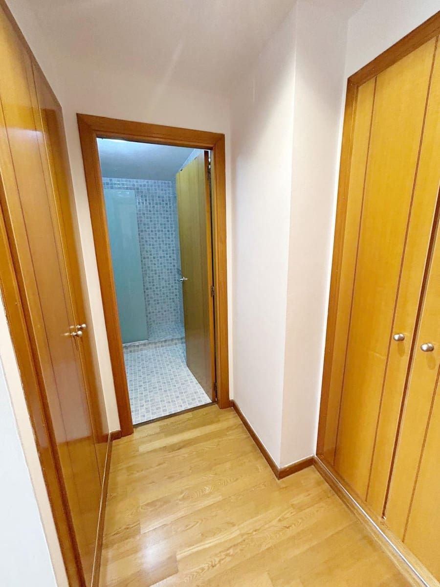 2 bedroom Apartment for rent in Gandia with pool - € 950 (Ref: 9822735)