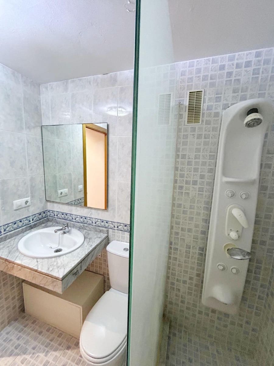 2 bedroom Apartment for rent in Gandia with pool - € 950 (Ref: 9822735)