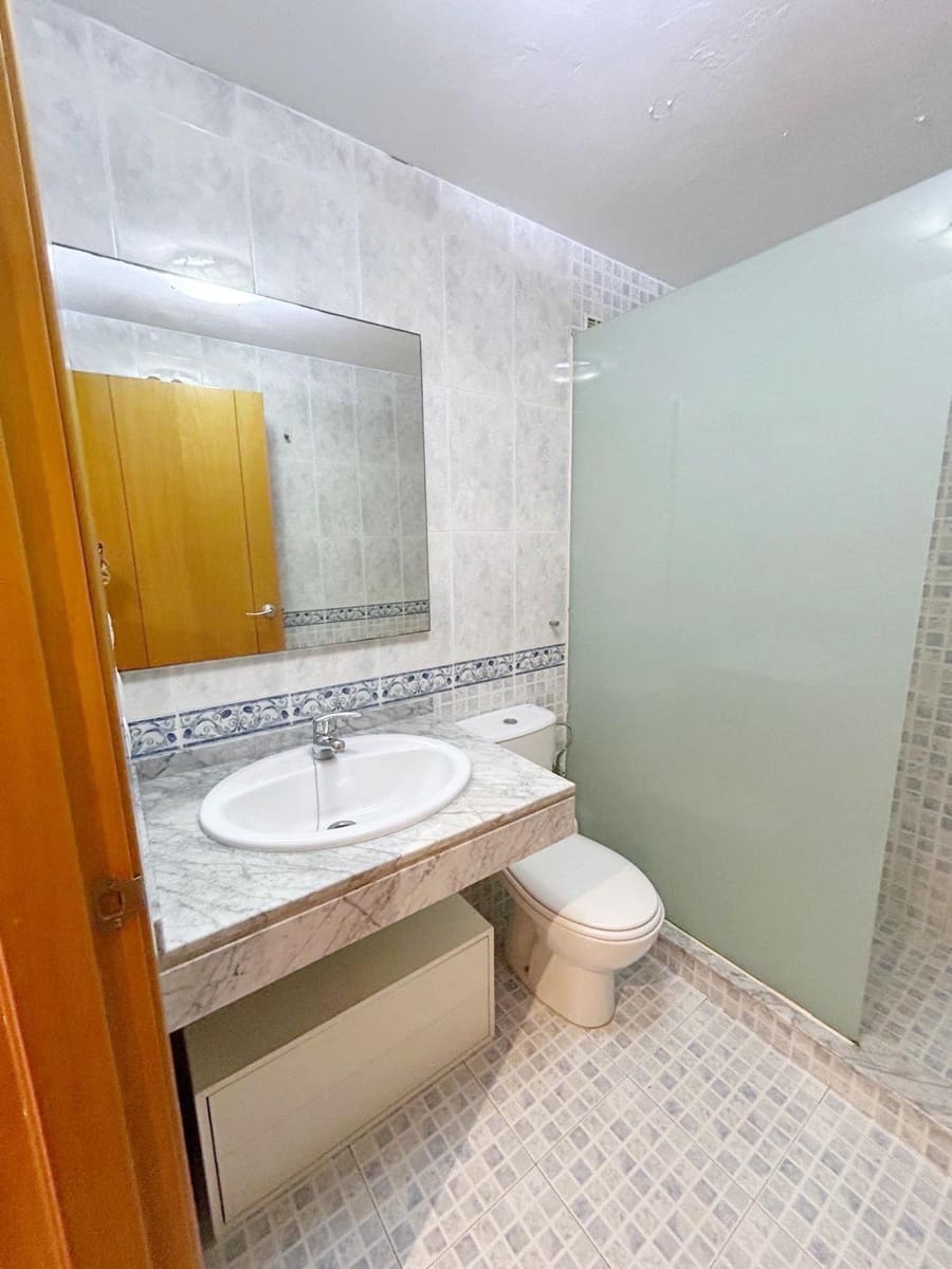 2 bedroom Apartment for rent in Gandia with pool - € 950 (Ref: 9822735)