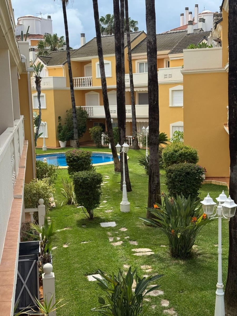 2 soveværelse Rækkehus til salg i Denia med swimmingpool - € 325.000 (Ref: 9831670)