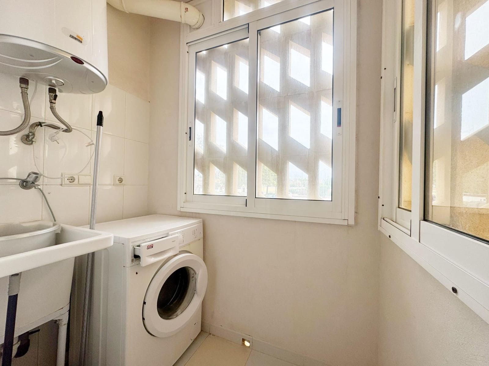 2 bedroom Terraced Villa for sale in Denia with pool - € 325,000 (Ref: 9831670)