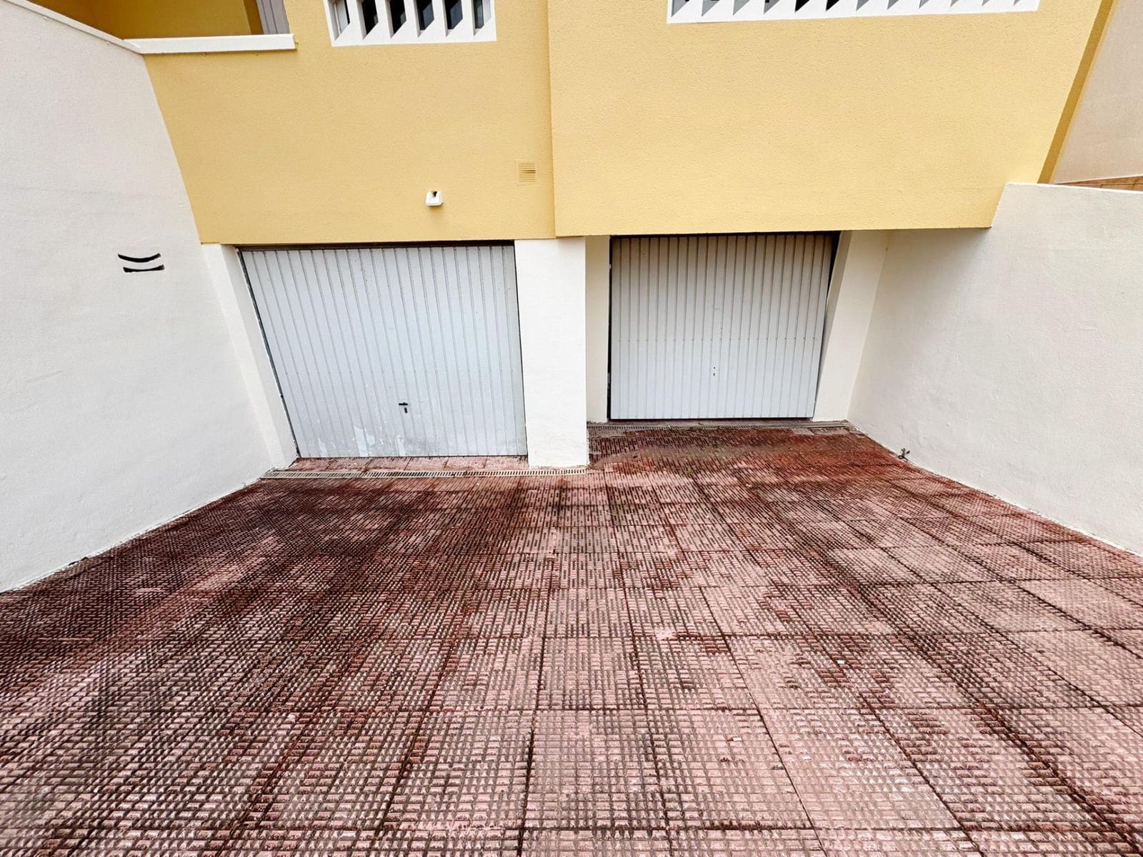 2 bedroom Terraced Villa for sale in Denia with pool - € 325,000 (Ref: 9831670)