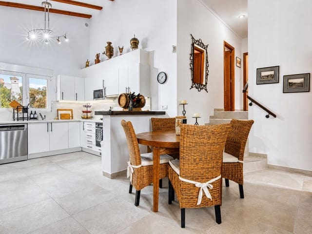 3 chambre Villa/Maison à vendre à La Sella avec piscine garage - 660 000 € (Ref: 9833827)