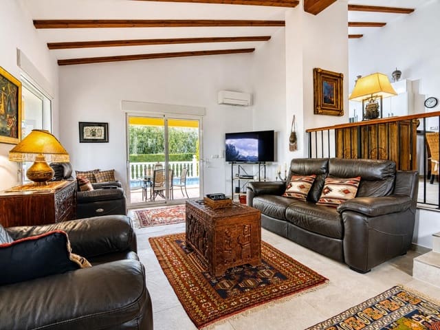 3 soveværelse Villa til salg i La Sella med swimmingpool garage - € 660.000 (Ref: 9833827)