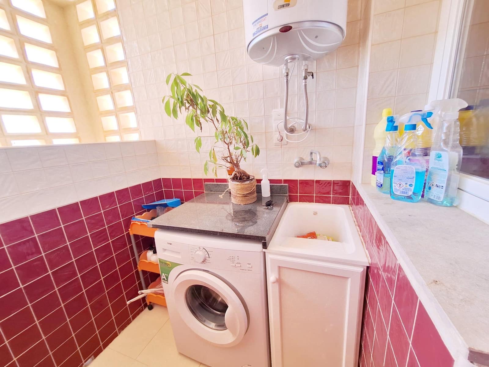 3 bedroom Apartment for rent in Denia with pool garage - € 950 (Ref: 9839458)